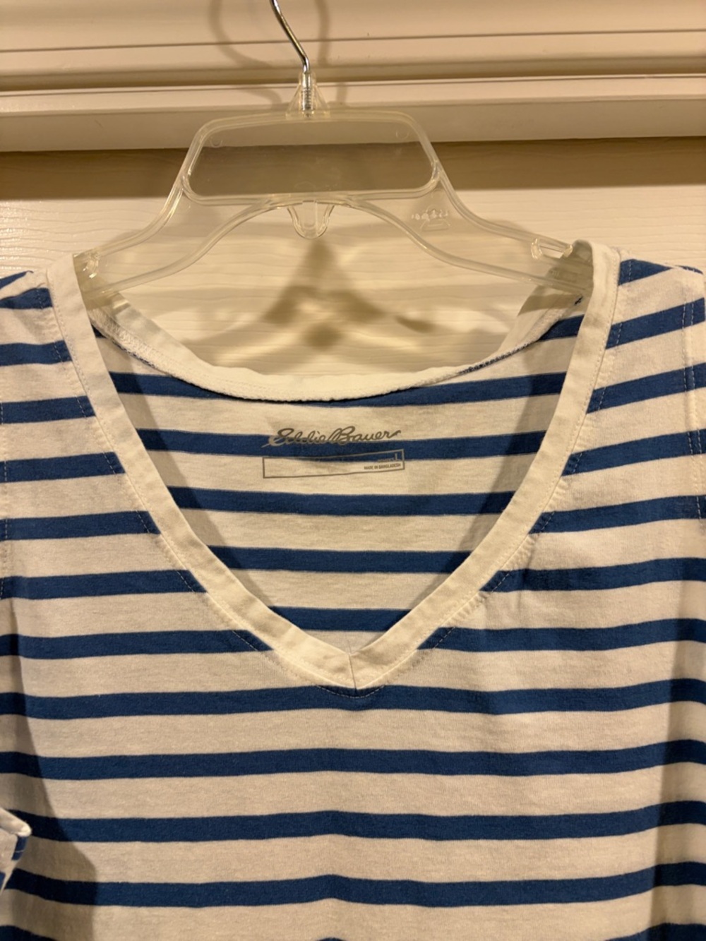 Eddie Bauer White and Blue Striped V-Neck Tank size L - Picture 2 of 6